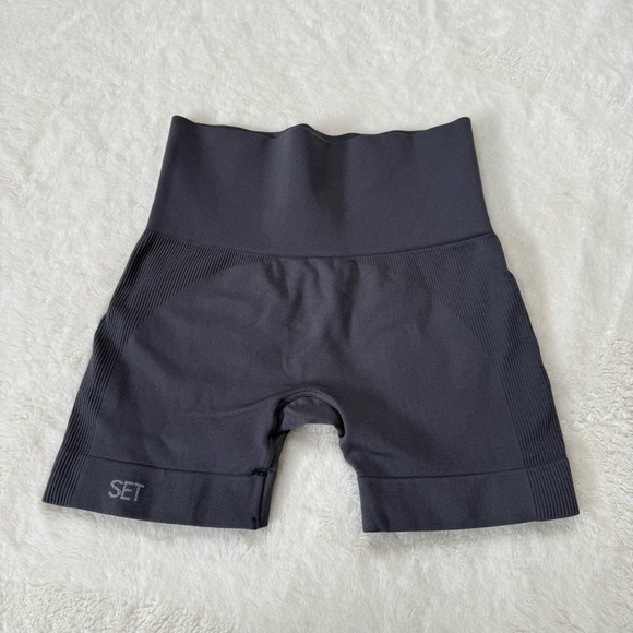 Set Active Sculptflex Bike Shorts in Pebble XS - Picture 4 of 5